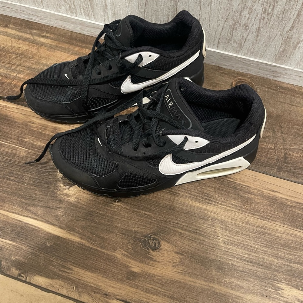 Nike Air Max Black and White Sneakers